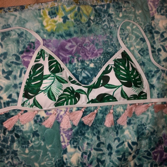 Other - printed Hawaiian bathing suit top with fringe